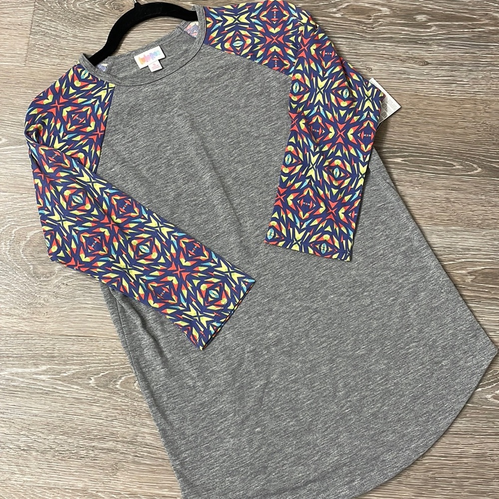 LulaRoe Randy tee